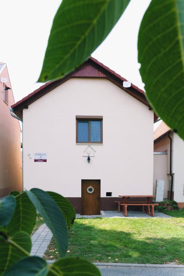 Ubytovani Na Sklipku Jevisovka ภายนอก รูปภาพ