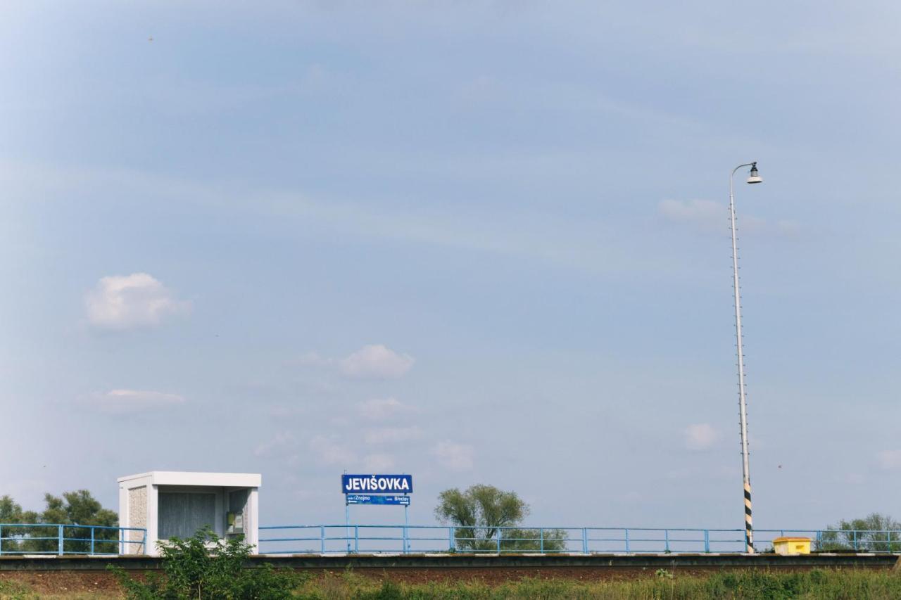 Ubytovani Na Sklipku Jevisovka ภายนอก รูปภาพ